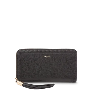 Zipped continental wallet