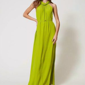 Abito Lungo Fluido in Viscosa con Scollo all’Americana