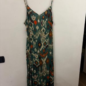 Abito Lungo a Spalla Stretta a Fantasia – Ultimo Pezzo Tg. 48 | Prezzo Speciale