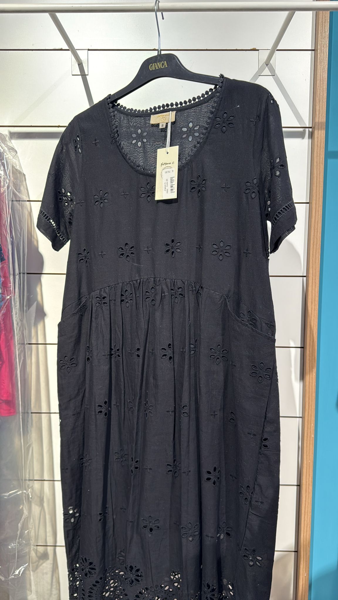 Abito Nero Fattore C in Pizzo San Gallo - immagine 2