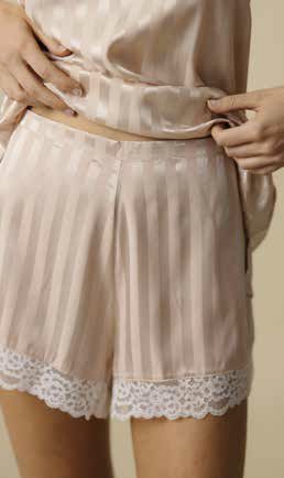 Pigiamino in satin - immagine 4